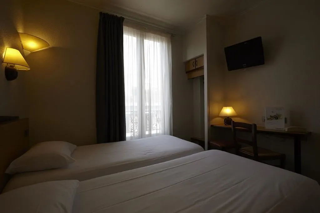 Campanile Paris 15 - Tour Eiffel Hotel