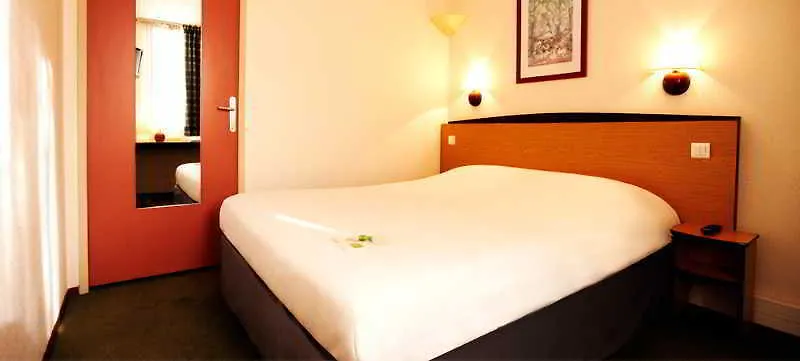 Campanile Paris 15 - Tour Eiffel Hotel