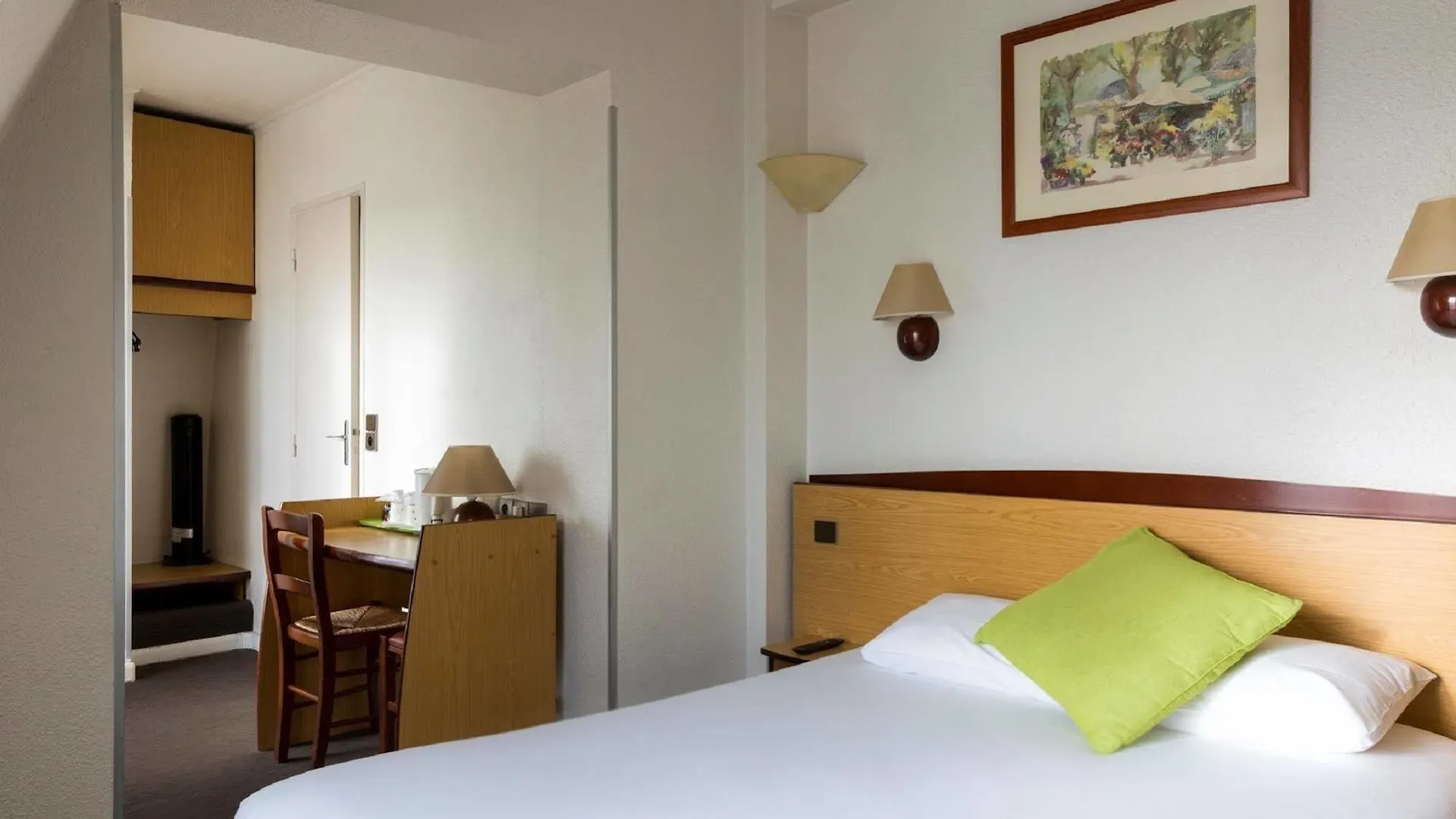 Campanile Paris 15 - Tour Eiffel Hotel 2*,  France