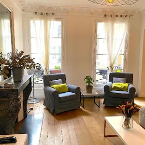 Apartment Real Parisian With 2 Bedrooms And Ac, Paris