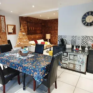 Holiday home Du Cafe Truchet 